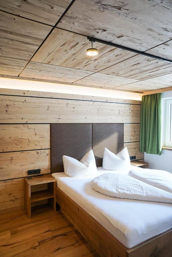 Appartement Pension Strolz บีเคลบาค ภายนอก รูปภาพ