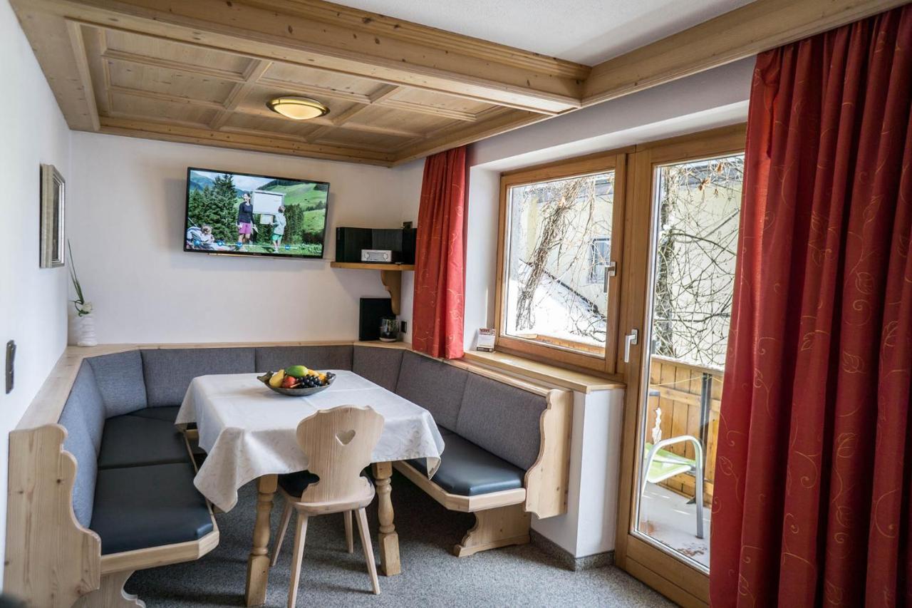 Appartement Pension Strolz บีเคลบาค ภายนอก รูปภาพ