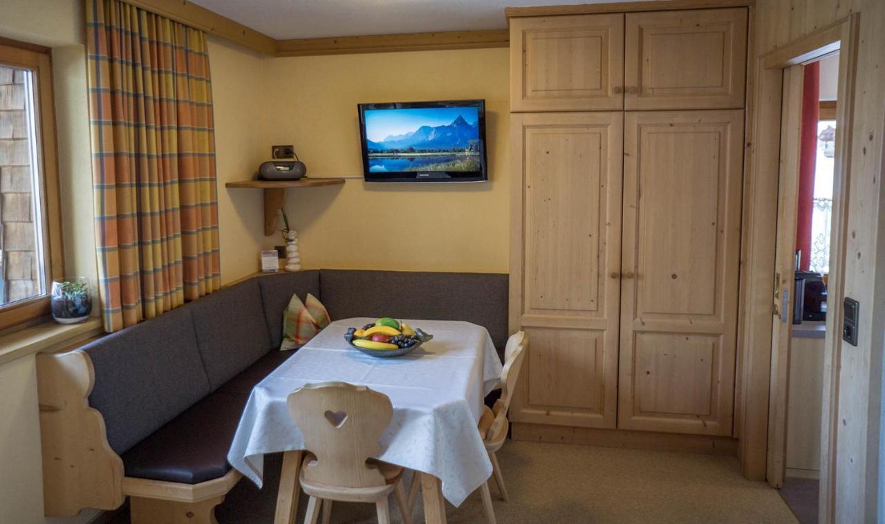 Appartement Pension Strolz บีเคลบาค ภายนอก รูปภาพ